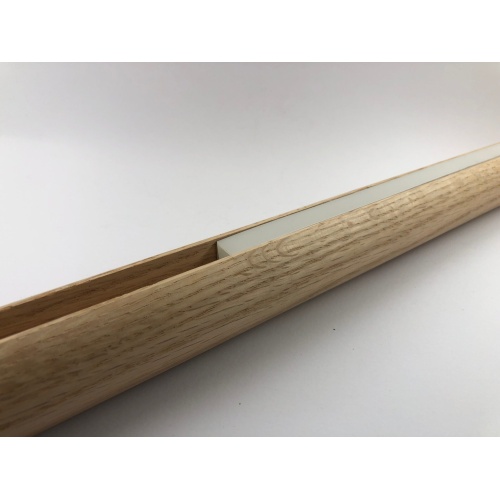 Lightrail_American+oak_led_handrail_with_Heliflex HF1414_silicon_extrususion_insert (4)