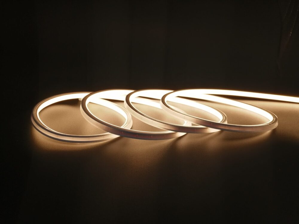 HF0606TB_Heliflex_6x6mm_24v_top_bend_neon_flex_image1 (2)